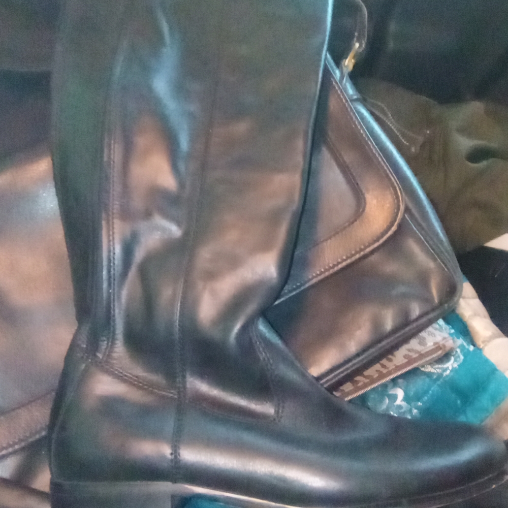 Kenneth Cole Black Leather Sole Boots
